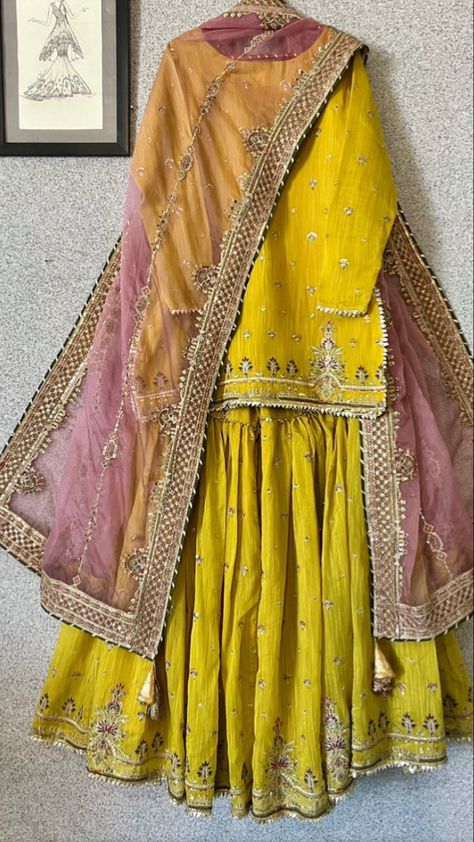 Yellow Ethnic Wear For Haldi, Jago Outfits Punjabi Lengha, Yellow Sharara For Haldi, Yellow Ethnic Wear, Heavy Outfit, Design Frock, Yellow Sharara, Engagement Mehndi, Haldi Outfit