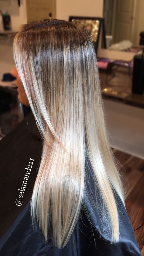 Pearl Balayage Brunettes, Bombshell Blonde Balayage, High Contrast Balayage Blondes, Blonde Balayage On Dark Hair Straight, Platinum Blonde Balayage On Dark Hair, High Balayage Blonde, Platinum Blonde Balayage Dark Roots, Platinum Blonde Highlights On Dark Hair, Platinum Blonde Ends