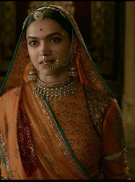 Deepika Padukone Padmavati Outfits, Padmavat Outfits, Padmaavat Outfits, Deepika In Padmavati, Padmavati Deepika Dress, Marvadi Look, Deepika Padukone Padmavati, Marwadi Look, Rajasthani Bride