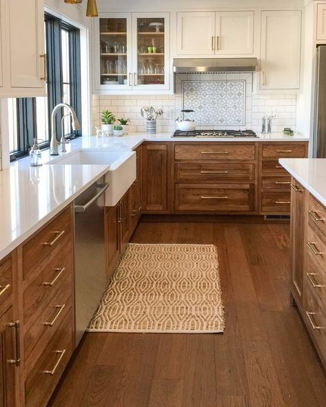 Wood Lower Cabinets White Upper, White Upper Cabinets Wood Lower, White Upper Cabinets, Modern Wood Kitchen, Hickory Kitchen, Brown Kitchen Cabinets, Kitchen Transitional, Wood Kitchen Cabinets, Kitchen Nook