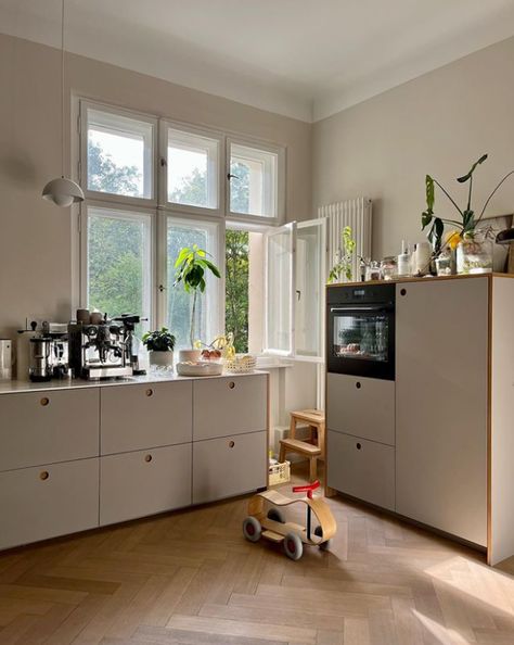 Scandinavian Interior Kitchen, Scandinavian Kitchens, Easter School, My Scandinavian Home, Berlin Apartment, Serene Bathroom, My Daughters, School Holidays, Scandinavian Home