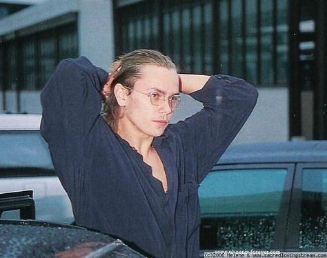 River Phoenix 90s, River Phoenix Aesthetic, River Phoenix, I Miss Him, 인물 사진, A Car, Movie Stars, Pretty People, Actors & Actresses