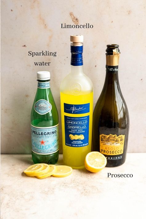 Drinks With Limoncello, Limoncello Drinks Cocktails, Lemoncello Recipes Drinks Prosecco, Italian Happy Hour, Italian Summer Drinks, Limoncello Spritzer With Prosecco, Slushy Alcohol Drinks, Italian Cocktail Recipes, Lemon Spritz