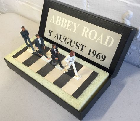 BEATLES ABBEY ROAD LEAD FIGURES - boxed set of lead Beatles figures which replicate the Abbey Roa Beatles Crafts, Abbey Road Crossing, Tunnel Book, Beatles Band, Music Project, Beatles Music, Beatles Art, Beatles Abbey Road, What To Do When Bored