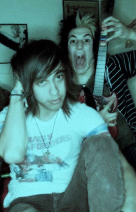 Jaime Preciado, Vic Fuentes