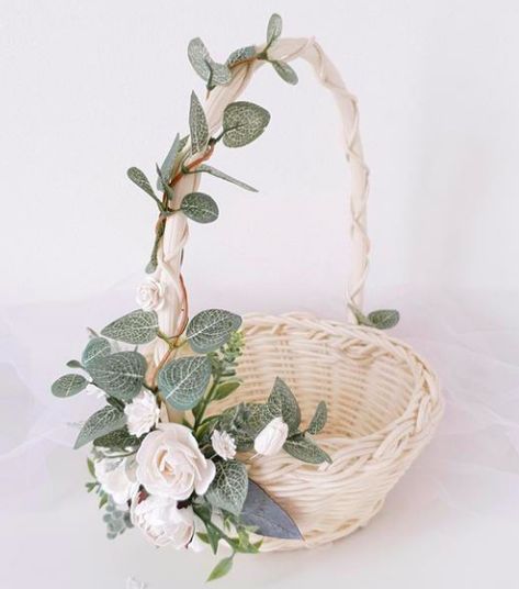 Bridal Shower Gift Basket Ideas | Bridal Shower 101 Wedding Favor Basket Display, Baskets For Wedding Favors, Decorated Baskets Ideas For Wedding, Bridal Basket Ideas The Bride, Flowers Baskets Ideas, Flowergirl Basket Ideas Diy, Diy Small Basket, Wedding Card Basket Ideas, Bridal Basket Ideas