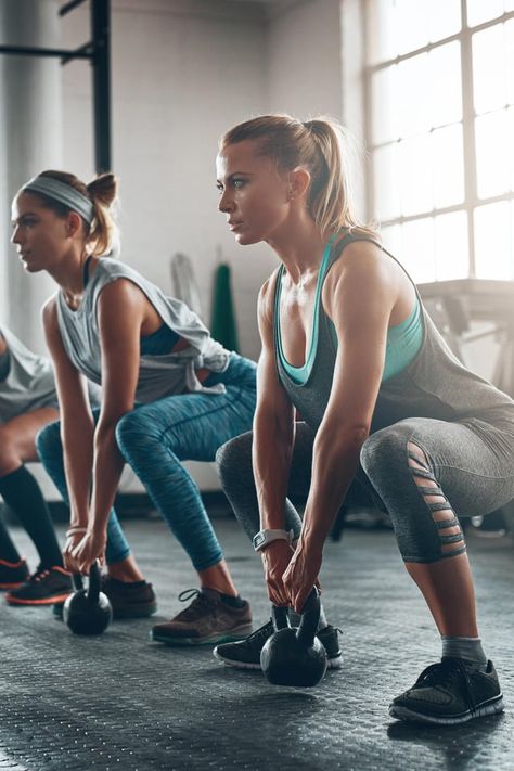 7 Questions to Ask Before Dropping Your Hard-Earned Cash on a Gym Membership Full Body Circuit Workout, Gym Photoshoot, Gym Photography, Modele Fitness, Coach Sportif, Gym Photos, Estilo Fitness, Workout Routines For Women, Fitness Photoshoot