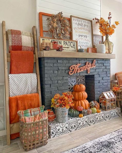 18 Fall Decorating Ideas To Infuse Your Home With Autumn Warmth Magnolia Farmhouse, Porch Diy, Farmhouse Thanksgiving, Dekorasi Halloween, Halloween Decor Diy, Fall Room Decor, Fall Fireplace, Fall Mantle, Diy Halloween Decor