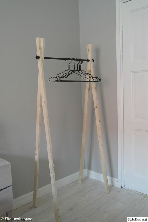 Diy Clothes Stand, Diy Clothing Rack, Coat Rack Diy, Diy Rack, Balkon Decor, Diy Clothes Rack, Clothes Racks, تصميم للمنزل العصري, غرفة ملابس