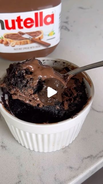 453K views · 46K likes | Kate on Instagram: "Oreo mug cake 🍪😋
5 Oreos , 0.5 dl milk , 1/2 tsp of baking soda, 2 tsp melted Nutella and microwave for 1 minute!🤤💕
#oreo #oreocake #oreomugcake #mugcake #easyrecipeideas #food #foodie #instafood #easyrecepies #cake #easymeals #dessert #oreolover" Oreo Mug Cake Microwave, Oreo Mug Cake Recipe, Oreo Mug Cake, Oreo Mug, Mug Cake Microwave, Cake 5, Oreo Cake, Delicious Snacks Recipes, Quick Desserts