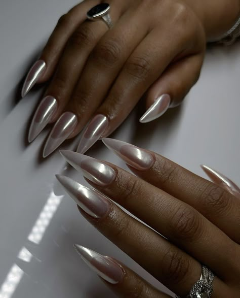 White Chrome Nails, Pink Chrome Nails, Milky Nails, Chrome Nails Designs, Claw Nails, Ombre Acrylic Nails, Casual Nails, Pearl Nails, Nails Only