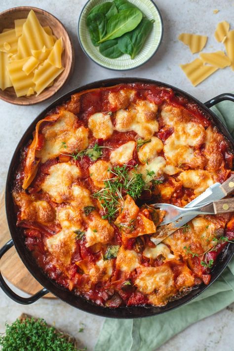 Veggie Lasagne-Auflauf Veggie Lasagne, China Restaurant, Italian Food, Easy Peasy, Italian Recipes, Brownies, Pasta, Restaurant, China