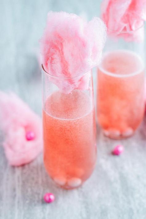 Alcoholic Drinks – BEST Cotton Candy Champagne Cocktail Recipe – Easy and Simple Alcohol Drinks Valentines Drink Ideas, Pink Mixed Drinks, Candy Alcohol, Ginger Beer Margarita, Candy Alcohol Drinks, Cotton Candy Vodka, Rose Prosecco, Cotton Candy Drinks, Cotton Candy Cocktail