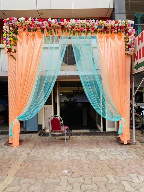 Decoration Ideas For Wedding, Floral Entrance, Engagement Stage Decoration, Wedding Gate, Mehendi Decor Ideas, Reception Stage Decor, Decoration For Party, Home Flower Decor, Wedding Room Decorations