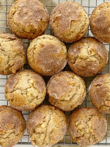 Cinnamon Apple Cider Muffins - Together as Family Yogurt Apple Dip, Apple Recipes Crockpot, Cider Muffins, Peanut Butter Greek Yogurt, Apple Cider Muffins, Muffins Apple, Caramel Apple Cheesecake Bars, Cinnamon Applesauce, Baby Meals