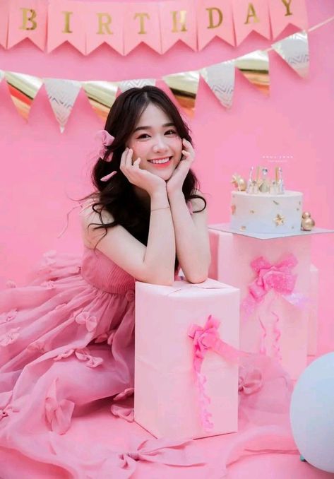 Pre Debut Photoshoot, Birthday Pose, Fairytale Photoshoot, Debut Photoshoot, Korean Couple Photoshoot, Cute Birthday Pictures, Romantic Birthday, Studio Photography Poses, Sitting Poses