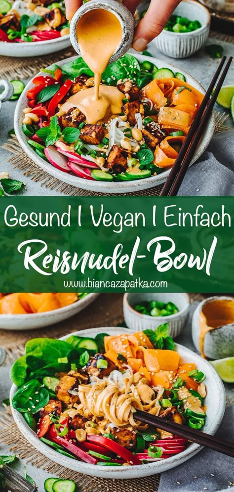 Reisnudel-Bowl mit Tempeh und Erdnusssauce Dieses bunte Veggie-Bowl Rezept ist schnell und einfach gemacht, super gesund, vegan und unfassbar lecker - perfekt marinierter Tempeh mit glutenfreien Reisnudeln, knackig-frischem Gemüse und die beste Erdnusssauce überhaupt! Die perfekte Schüssel voll Glück für alle, die gesundes Essen mit Genuss verbinden möchten! Tempeh Bowl, Best Peanut Sauce, Asia Bowl, Rice Noodle Bowl, Veggie Bowl Recipe, Salat Bowl, Marinated Tempeh, Noodle Bowls Recipes, Rice Noodle Salad