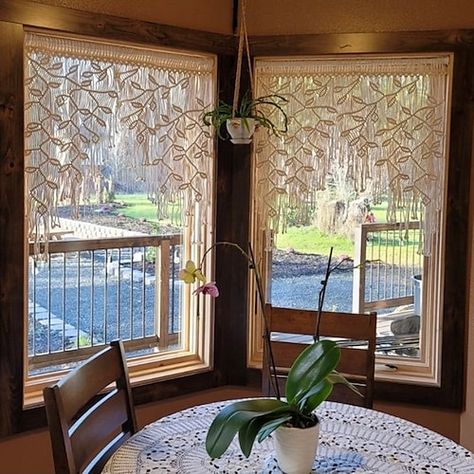 Macrame Window Hanging, Macrame Window Curtain, Rideaux Boho, Macrame Door Curtain, Sliding Door Curtains, Macrame Leaf, Patio Wedding, Leaf Curtains, Doorway Curtain