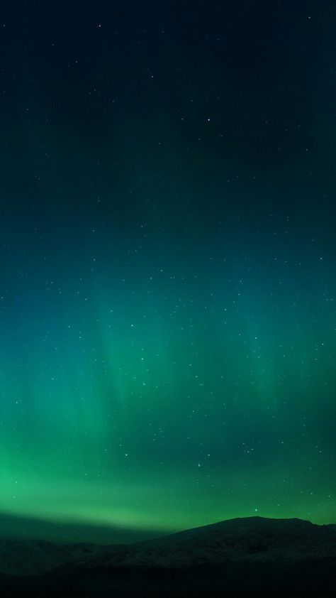 Phone Wallpaper Northern Lights, Aurora Sky Aesthetic, Aurora Borealis Aesthetic, Northern Lights Painting Watercolors, Aurora Borealis Wallpaper, Aurora Background, Northern Aurora, Green Northern Lights, Northern Lights Wallpaper