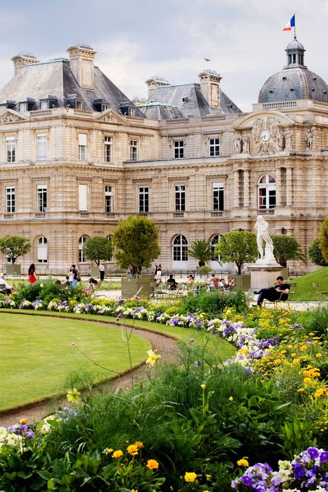 Luxembourg Gardens, Paris Summer, Chateau France, Railway Station, Paris Travel, France Travel, Oh The Places Youll Go, Luxembourg, City Guide