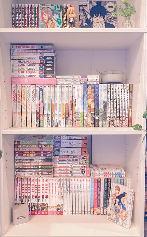 Manga Library Display, Shoujo Manga Bookshelf, Anime Manga Aesthetic Room, Aesthetic Manga Shelves, Manga Shelves Aesthetic, Nana Manga Collection, Aesthetic Manga Collection, Manga Shop Aesthetic, Manga Organization Ideas