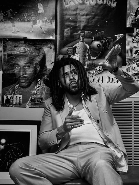 Jcole Poster Vintage, J Cole Black And White Aesthetic, Jcole Aesthetic Wallpaper, Jcole Rapper Wallpaper, J Cole Pfp, Jcole Aesthetic, J.cole Wallpaper, J Cole Aesthetic, J Cole Wallpapers