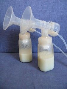 Great site for mom's that want to breastfeed but have to pump for one reason or another Breast Milk Storage Guidelines, Storing Breastmilk, Increase Milk Supply, Breastfed Baby, Breastfeeding And Pumping, Milk Supply, Baby Milk, Breastfeeding Tips, Baby Formula