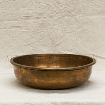 Shallow copper bowl with beautiful aged finish. This piece can be used as a centerpiece. Wear consistent with age and use Copper Kitchen Accents, Shallow Bowl, Copper Bowl, Copper Kitchen, Kitchen Accents, Provence, Serving Bowls, Decorative Bowls, Copper