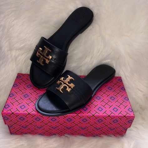 Tony Burch Sandals, Tori Burch Shoes, Sandals Tory Burch, Tory Burch Sandals Sparkly, Tory Burch Sandals Aesthetic, Black Tory Burch Sandals Outfit, Tory Burch Slides Outfit, Tory Burch Sandals Outfit, Tori Burch Sandals