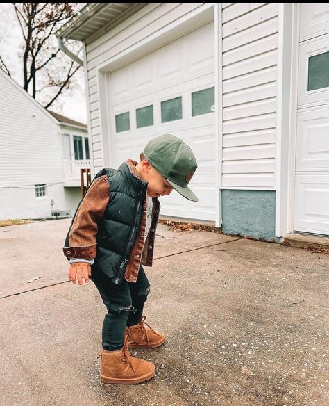 Neutral Mens Outfits Family Photos, Boy Toddler Winter Outfits, Toddler School Outfits Boy, Baby Boy Autumn Outfits, Fall Outfits Baby Boy, Toddler Autumn Outfits Boy, Toddler Boy Autumn Outfits, Baby Boy Fall Outfits 6 Months, Toddler Boy School Outfits