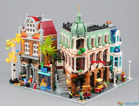 Lego Modular Buildings Display, Lego Street Ideas, Lego Shelf Display, Lego City Ideas, Lego Modular Buildings, Lego City Display, Lego Shelf, Adult Lego, Lego Ninjago City