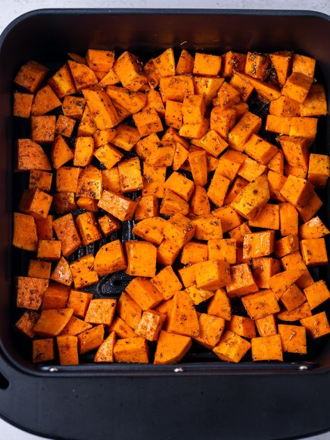 Perfect Air Fryer Sweet Potato Cubes Sweet Potato Air Fryer Recipes, Potato Air Fryer Recipes, Sweet Potato Air Fryer, Potato Air Fryer, Sweet Potato Cubes, Potato Cubes, Small Air Fryer, Roasted Garlic Aioli, Potato Tots