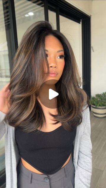 Sylvia Beckner on Instagram: "Diffused dimension 🤌🏽 @leahduqueh took her from  virgin black to a soft brunette. If the weather won’t light up your life, your hair should 🫶🏽 DM to book or click the link in my bio :) . . #hairstyle #hairstyles #haircolor #balayage #balayagehighlights #blowout #90sblowout #hairdresser #beauty #hairgoals #behindthechair #lahairstylist #lahairstylists #labalayage #lahaircolorist #lahairdresser #lablonde #losangeleshairstylist #lacolorist #labalayage #faceframe #milbon #milbonusa #redkenshadeseq #schwarzkopf #schwarzkopfusa #modernsalon #americansalon #behindthechair #behindthechairstylist #ghd" Brown Burgundy Hair Color Brunettes, Balayage Hair Brunette Asian, Framing Highlights Black Hair, Faceframe Haircolor, Black Hair Light Brown Highlights, Highlights For Black Hair Asian, Faceframe Highlights Brunette, Asian Brown Balayage, Balayage For Black Hair Asian