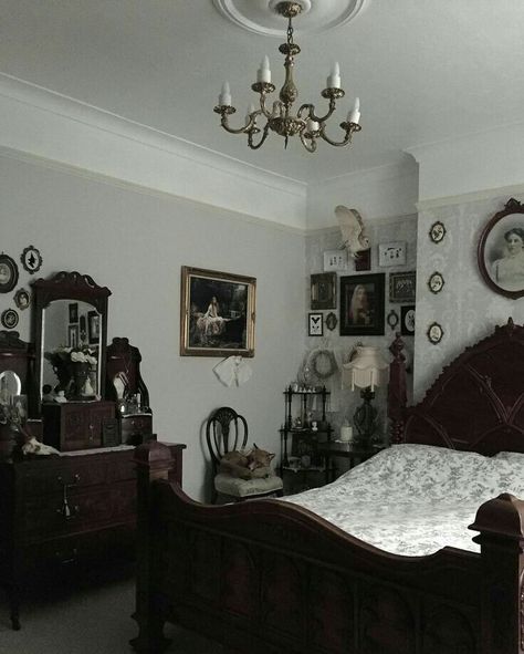 Victorian Bedroom Victorian Gothic Room Bedrooms, Romantic Goth Room Decor, Gothic Victorian Bedroom Aesthetic, White Gothic Room, Romantic Gothic Bedroom, Victorian Goth Bedroom, Romantic Goth Bedroom, Gothic Victorian Bedroom, Dark Victorian Bedroom