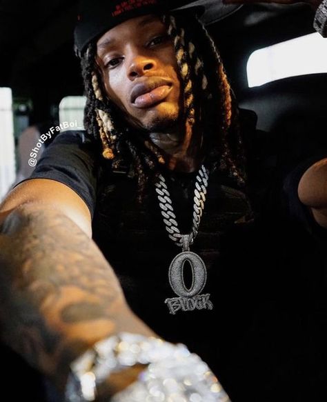 R.I.P King Von LLKV Spin Bout U, King Von Rapper Aesthetic, King Pic, King Von, Rapper Outfits, Best Rapper Alive, Hey Handsome, Lil Durk, Cute Black Guys