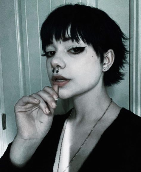 Short Goth Haircuts For Women, Gothic Pixie Haircut, Gothic Haircut Short, Goth Haircut Short, Goth Hair Short, Emo Pixie Haircut, Gothic Short Hair, Alt Bob Haircut, Goth Hairstyles Short