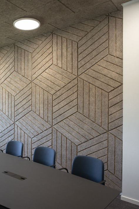 Larsen Strings in Sønderborg (Denmark) recently moved into a brand-new building with focus on their story on developing strings for musicians. In the canteen, Troldtekt rhomb acoustic panels have been installed as both a decorative and sound-absorbing element.  #goodacoustics #holzwolleplatten #träullsplattor #woodwoolpanels #troldtekt | Architects: Arkitekterne Blaavand & Hansson A/S Acoustic Wall Panels Sound Proofing, Office Acoustics, Acustic Panels, Acoustics Design, Acoustic Wall Panel, Drawing Girls, Office Ceiling, Outdoor Baths, Wall Panel Design