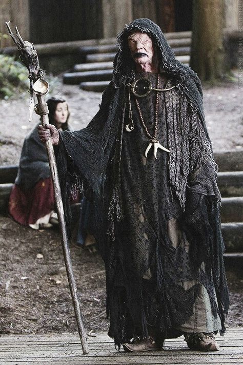 Druid Robes, Costume Ideas For Best Friends, Ideas For Best Friends, Viking Series, Vikings Tv Show, Vikings Tv Series, Viking Life, Bracelet Viking, Vikings Tv