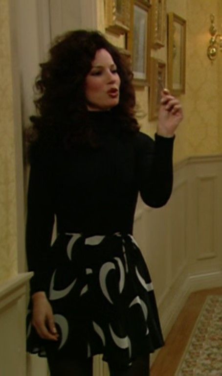 Nana Fine Outfit, Nanny Fashion, Nana Fine, Nanny Outfits, Estilo Rachel Green, Fine Outfits, Nanny Outfit, Fran Fine Outfits, Fran Drescher