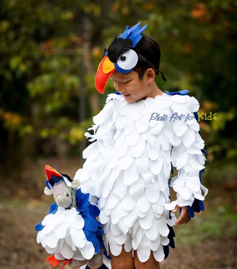 Diy Zazu Costume, Lion King Play Costumes, Zazu Lion King Costume, Diy Lion King Costumes, Lion King Costume Ideas, Lion King Costumes Diy, Lion King Family Costume, Zazu Costume, Lion King Costumes