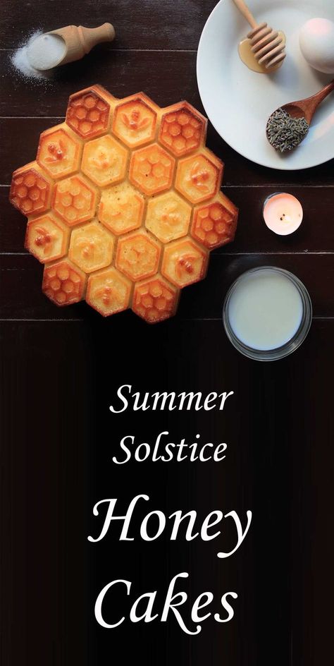 Traditional honey cakes for pagan litha midsummer summer solstice ritual. Litha Food Summer Solstice, Summer Solstice Cookies, Honey Cakes Litha, Summer Solstice Picnic, Midsummer Party Decorations, Litha Altar Ideas, Bohemian Witch Aesthetic, Summer Solstice Party Ideas, Honey Deserts