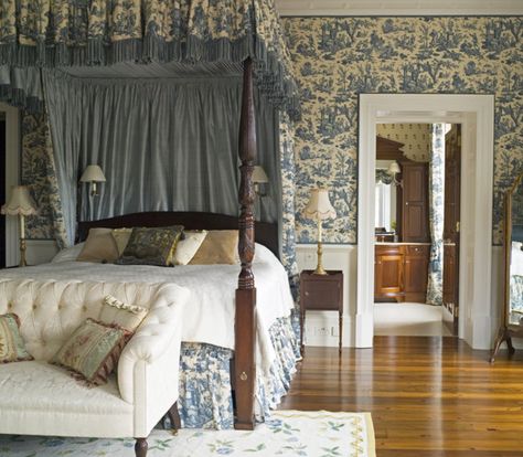 Bedroom Design by Lady Henrietta Spencer-Churchill English Manor Houses Interior, English Bedroom, Chateaux Interiors, Country Interior Design, English Manor, Gorgeous Bedrooms, Georgian Homes, Traditional Bedroom, Beautiful Bedrooms