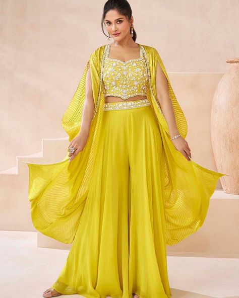 Real Georgette Shrug Style Sharara Choli https://www.urmifashion.com/salwar-kameez/sharara-suit #suit #suits #salwarkameez #anarkalisuits #partywearsuits #designersuits #festive #festivewear #festivecollection #onlinestore #indianclothing #clothingstore #clothing #clothingforwomen #fashionstyle #shopping #ethnicwear #womenclothing #partywear #designer #trending #onlineshopping #onlineshoppingindia #indianfashion #indianshopping #ethnic #ethnicfashion #sharara #shararasuit #plazzo Suit With Shrug, Plazzo Designs, Ghaghra Choli, Haldi Outfits, Latest Model Blouse Designs, Shrug For Dresses, Palazzo Suit, Lehenga Style, Indo Western Dress