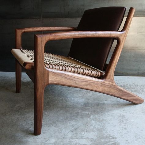 Rustic Furniture Design, Wooden Lounge Chair, Wood Armchair, Danish Cord, Design Desks, Wood Chair Design, Modern Home Bar, Mod Furniture, Chair Design Wooden