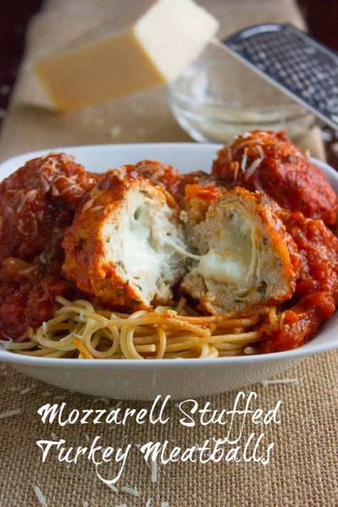 Mozzarella Stuffed Turkey Meatballs, Stuffed Meatballs, Stuffed Turkey, Turkey Meatballs, No Sugar Foods, Turkey Recipes, Food Network, I Love Food, Yummy Dinners