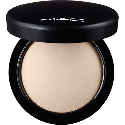 MAC | MINERALIZED SKIN FINISH LIGHT Mac Mineralize Skin Finish, Best Mac Products, Best Mac Makeup, Makeup Wishlist, Mac Makeup, Natural Face, Makeup Geek, Face Powder, Beauty Store