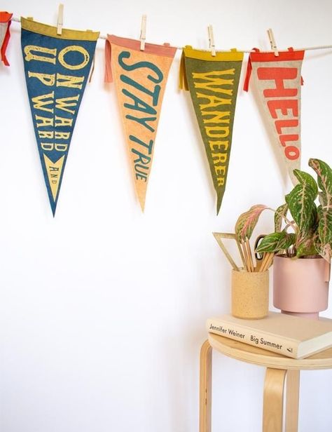 Pennants Diy, Airbnb Decor, Pennant Flags, Felt Banner, Camp Wedding, Felt Pennants, Pennant Flag, Vintage Camping, Pennant Banners