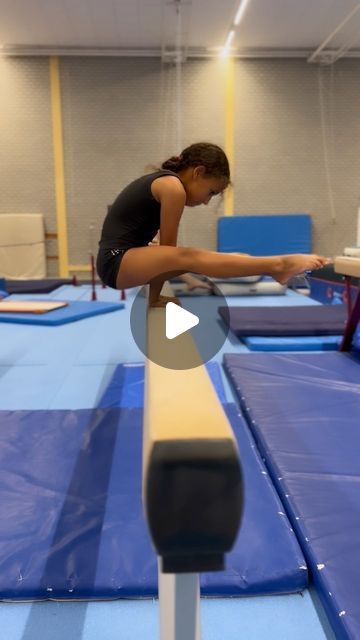 Gymnastics Photography Poses, Famous Gymnasts, Gymnastics Fails, Gymnastics Practice, Small Attic Bathroom, Gymnastics Center, Tumbling Gymnastics, Gymnastics Tricks, Gymnastics Flexibility