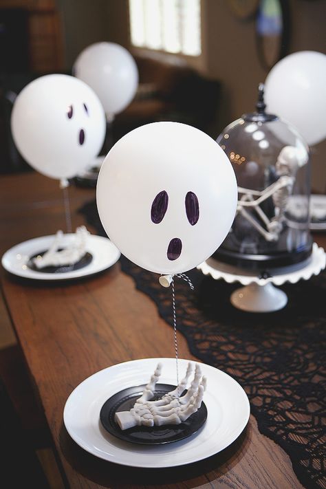 Plat Halloween, Läskig Halloween, Dekorasi Halloween, Bolo Halloween, Scary Cute, Table Halloween, Halloween Decor Diy, Halloween Fest, Halloween Party Dinner