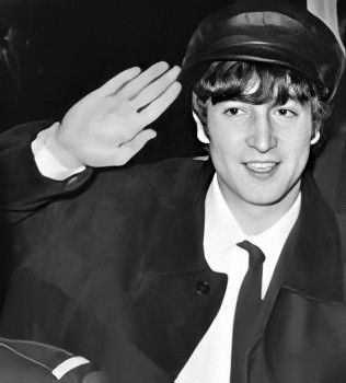 John Lennon Hat, Young John Lennon, Young Beatles, Jhon Lennon, John Lemon, The Beatles 1, John Lennon Yoko Ono, Bug Boy, Beatles Pictures